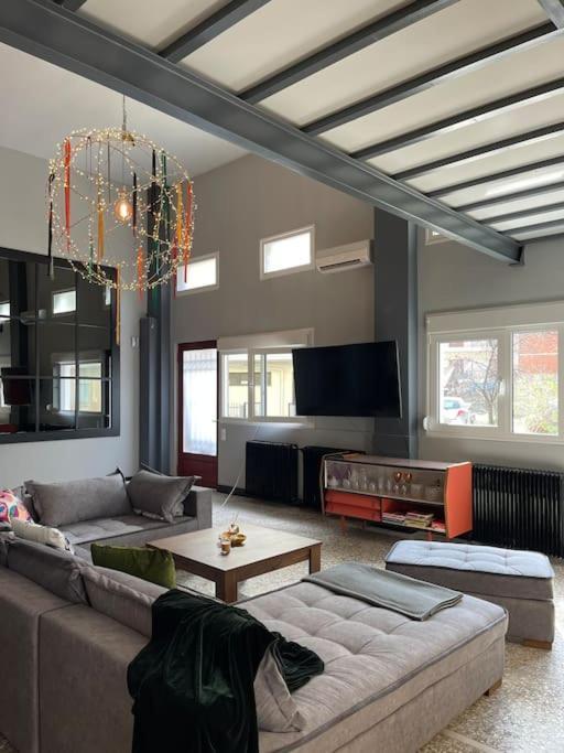 شقة Πανέμορφο Design,Ηλιόλουστη Ισόγεια Μεζονέτα كاستوريا المظهر الخارجي الصورة