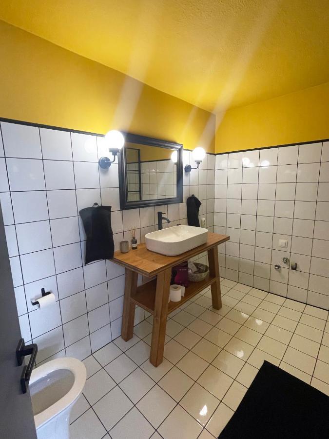 شقة Πανέμορφο Design,Ηλιόλουστη Ισόγεια Μεζονέτα كاستوريا المظهر الخارجي الصورة